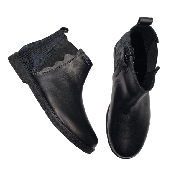 GEOX Respira | Italian Patent Black Leather Round Toe Ankle Booties Women's 5 - Picture 1 of 12